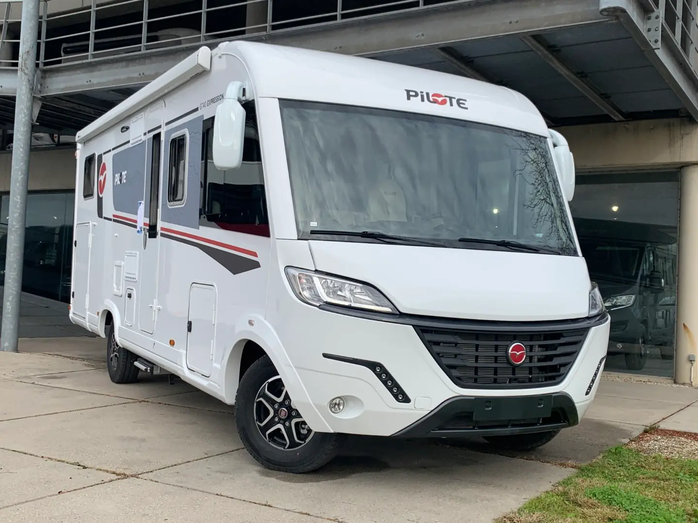 Pilote G740 FGJ Expression Fiat 180 PK automaat