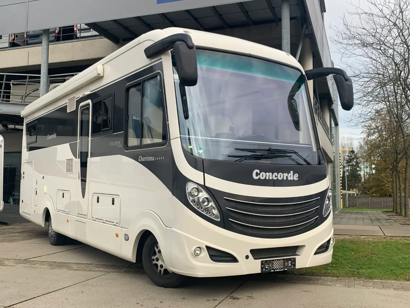 Concorde/Charisma 910L Iveco 204 PK - automaat/nb
