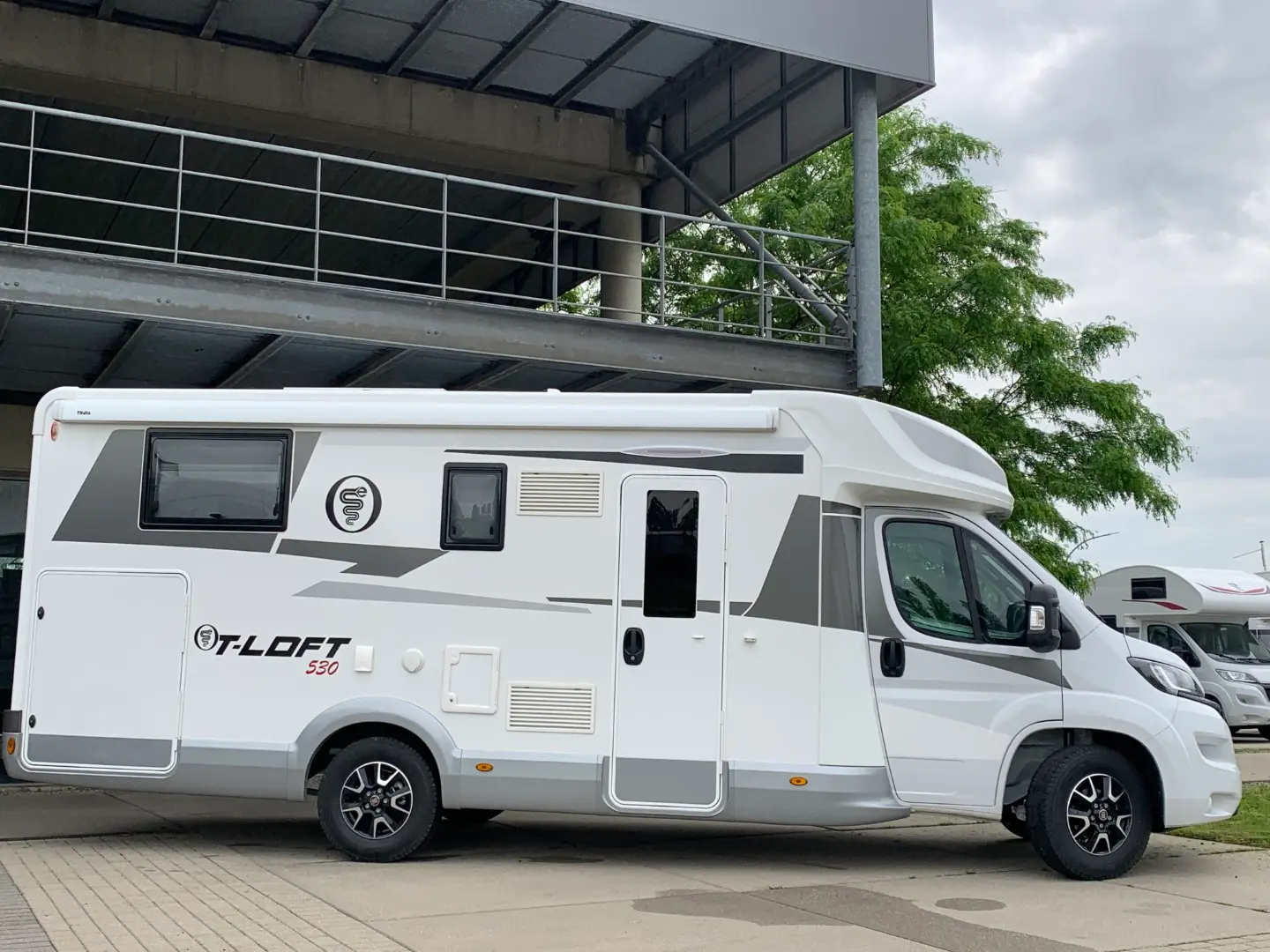 Elnagh T-Loft 530 Fiat 140pk Manueel