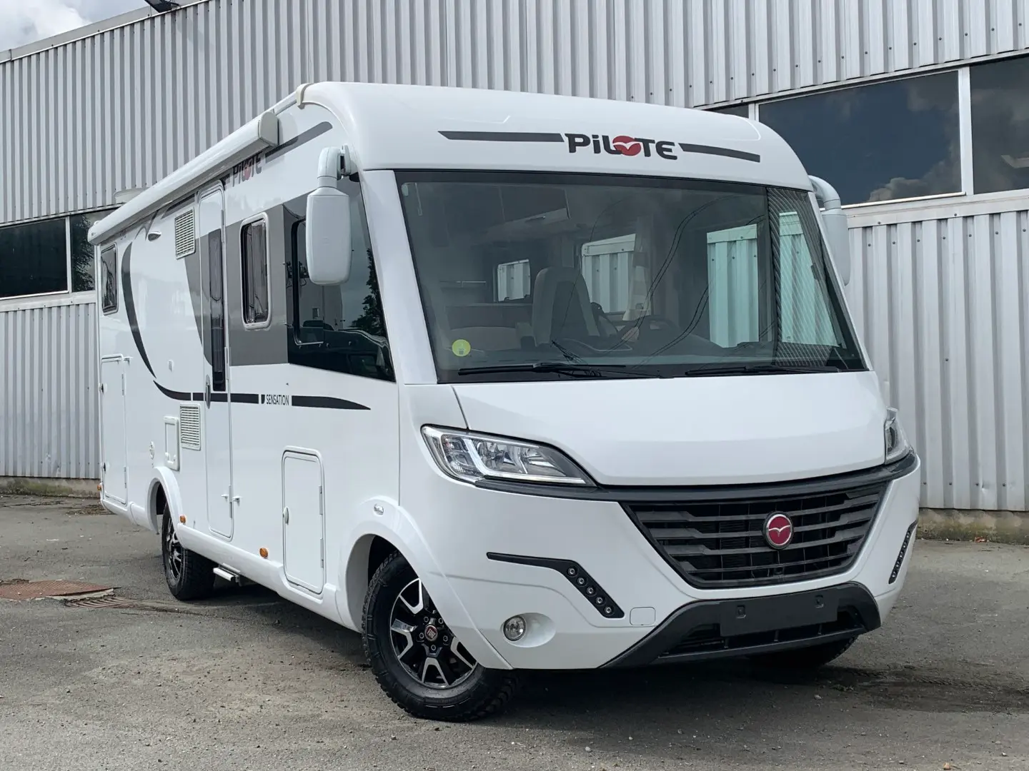 Pilote/G740 GJ Sensation Fiat 150 PK automaat/2BFN981