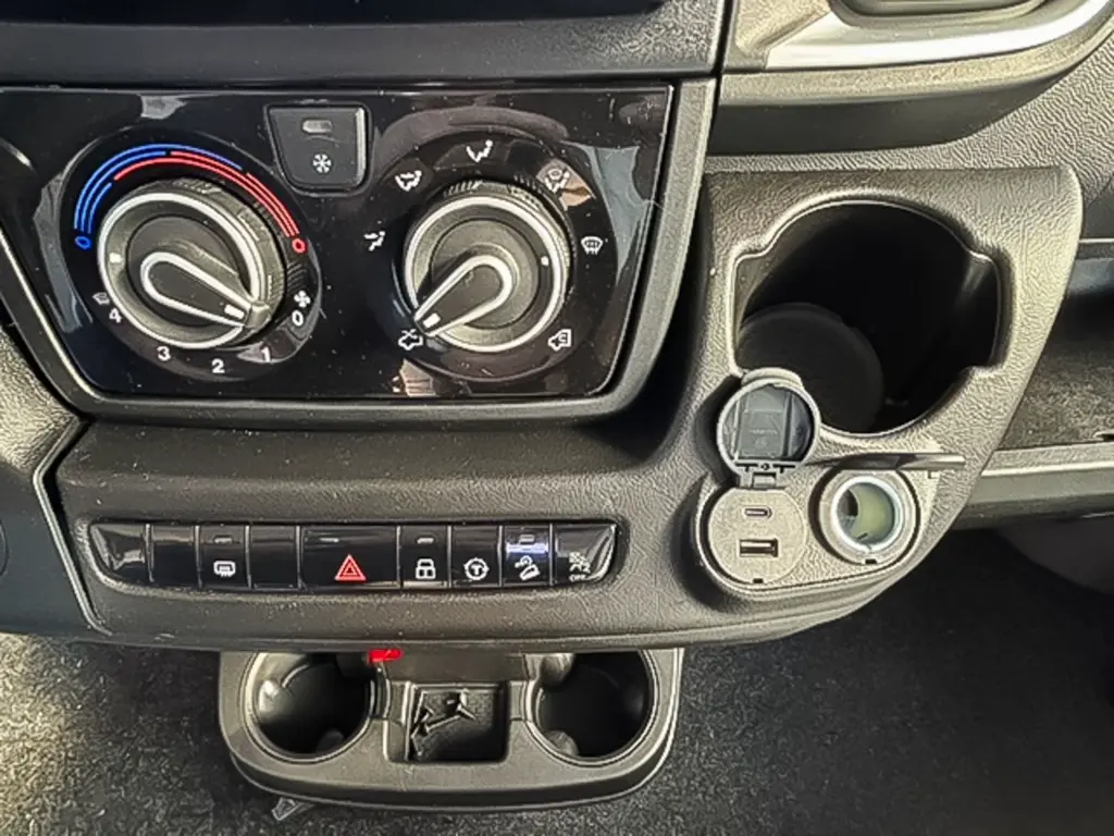 65f6db39-b50b-4846-a253-1062b5556c6c 1.webp