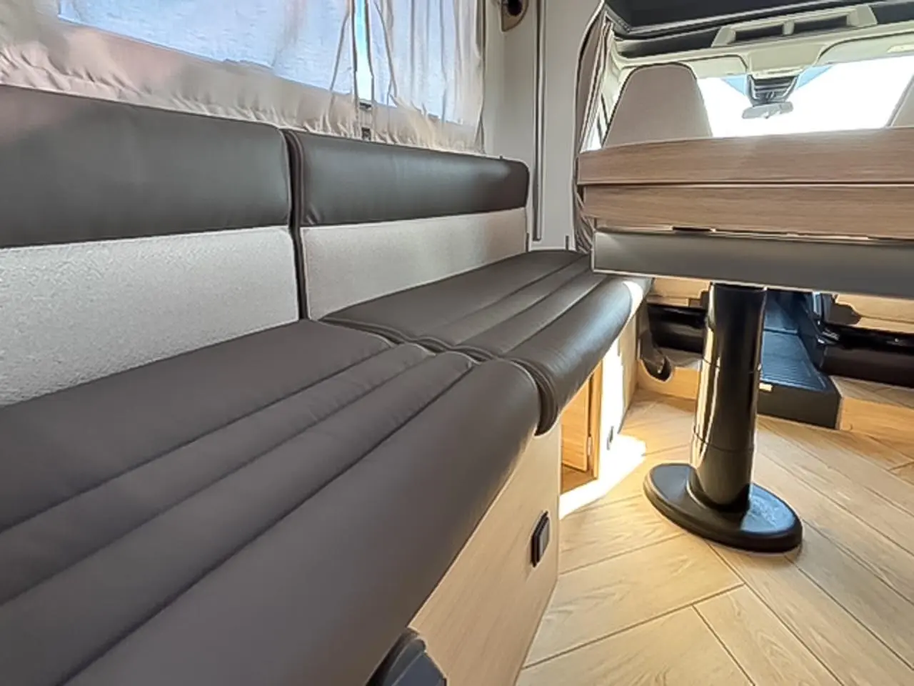 Chausson/720 Titanium Line Ford 165Pk automaat/NG