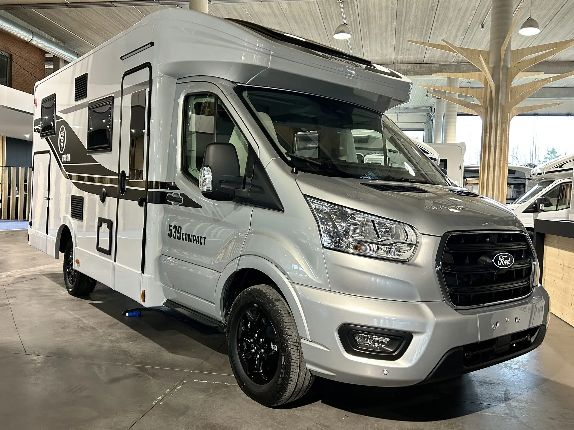 Elnagh/Baron Compact 539 Ford 165Pk automaat/NG