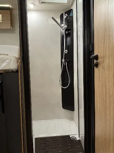 BAVBF-203-Douche2.webp