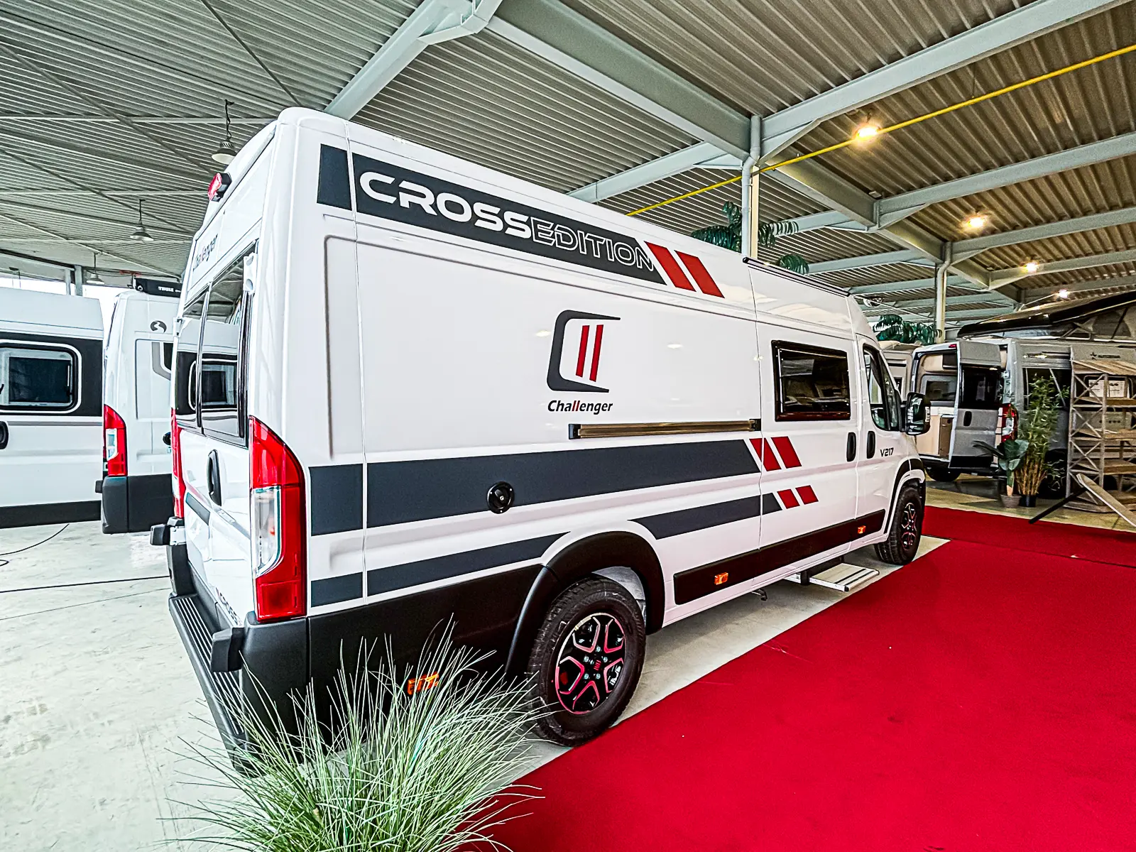 Challenger V217 CROSS Edition 140 Pk/Cv Aut.