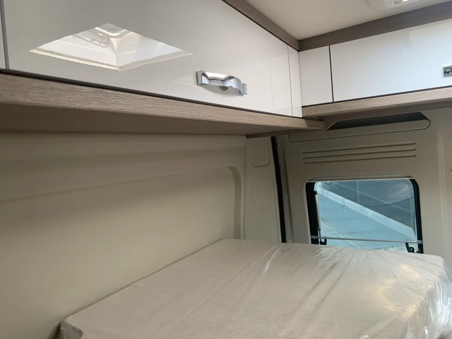 Pössl/2 WIN R Plus Citroën 140 pk Manueel/HBV-71-V