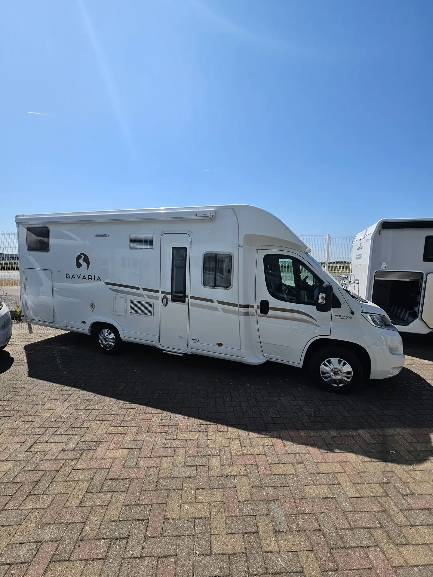 Bavaria T 740 GJ Style 150 Pk/Cv Man.
