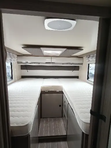18.RT287M_Bed.webp