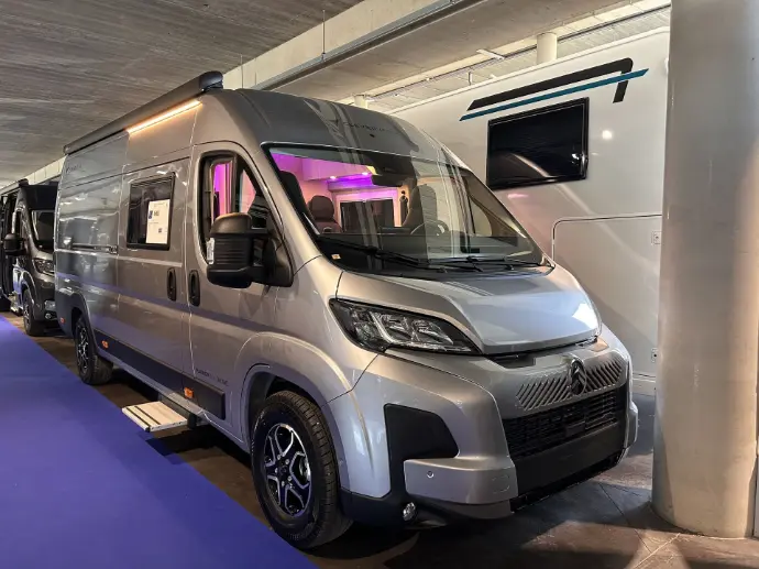 Clever/Runner 636 Active Citroën 140 PK/2DAC817