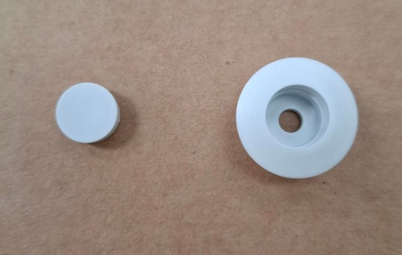 White plastic bumper mount, 13 in. diameter