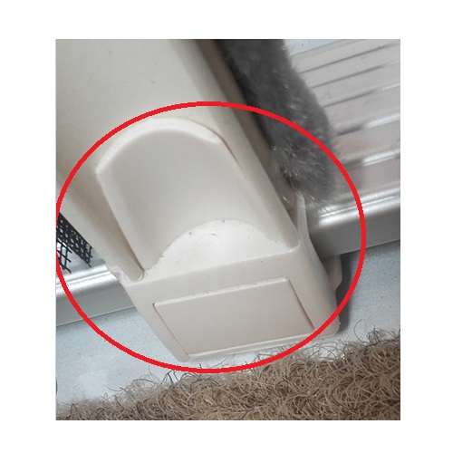 White Mosquito Screen Guide 700010799