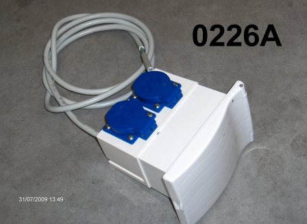 Buitenaansluiting 220 v + 2 stopkontakten 16a/220v presa esterna 220v